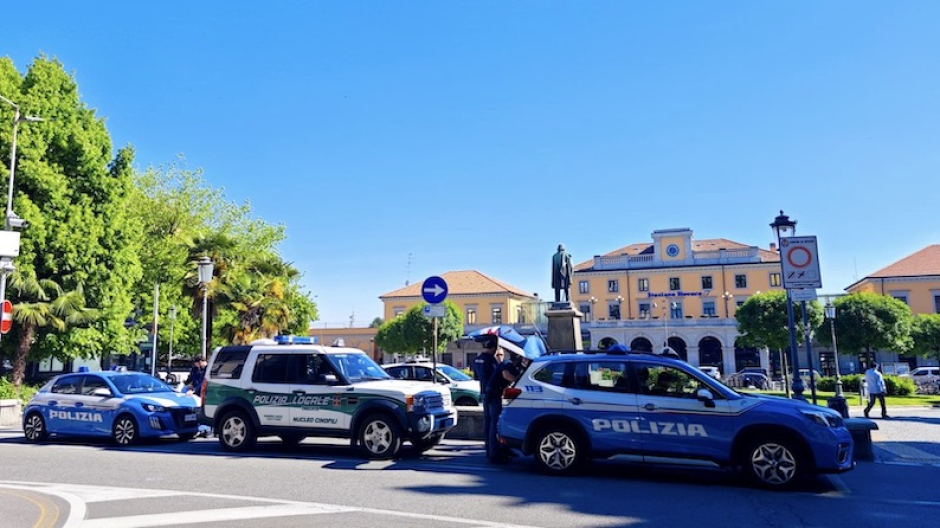 Servizi straordinari: 107 persone identificate e 2 denunciati. Sequestrati 3 coltelli